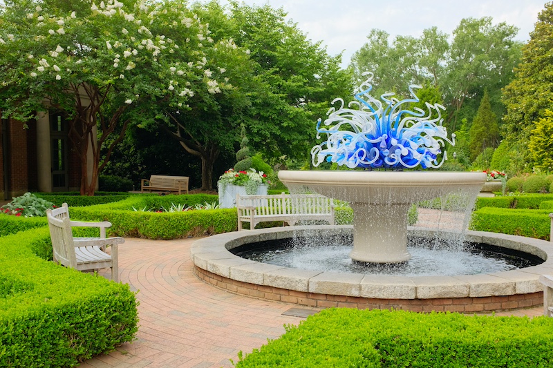 Atlanta Botanical Garden Chihuly fountain