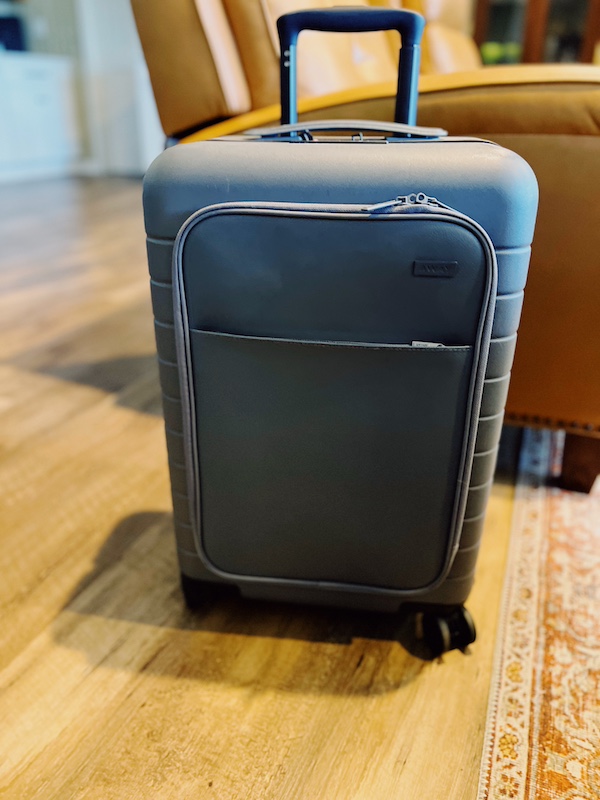 carryon luggage roll aboard